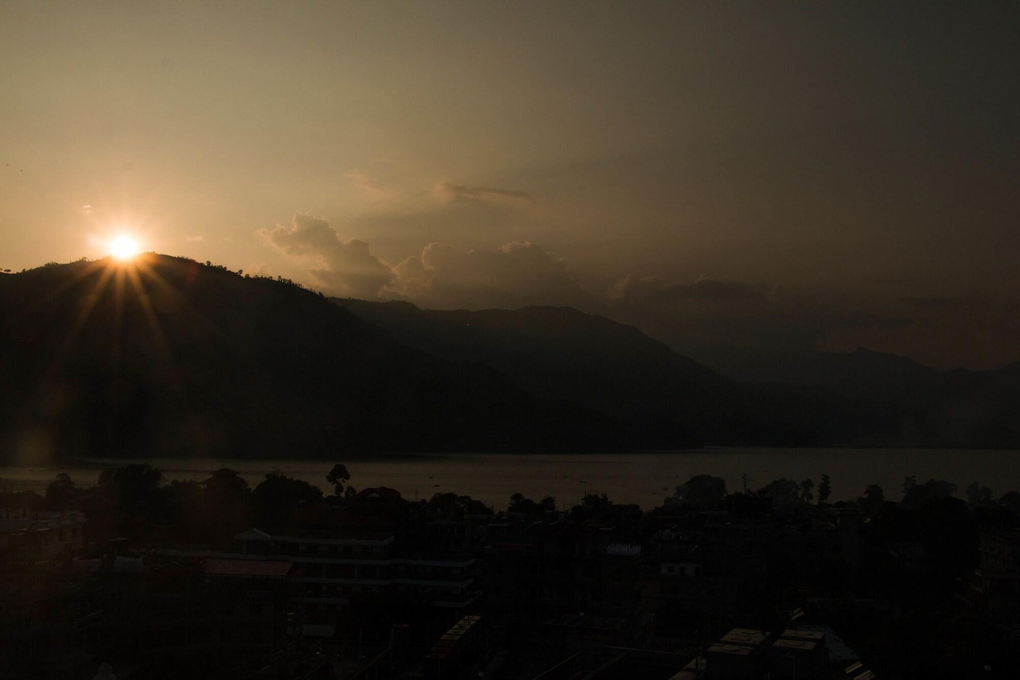 Hotel River Park Pokhara Eksteriør billede