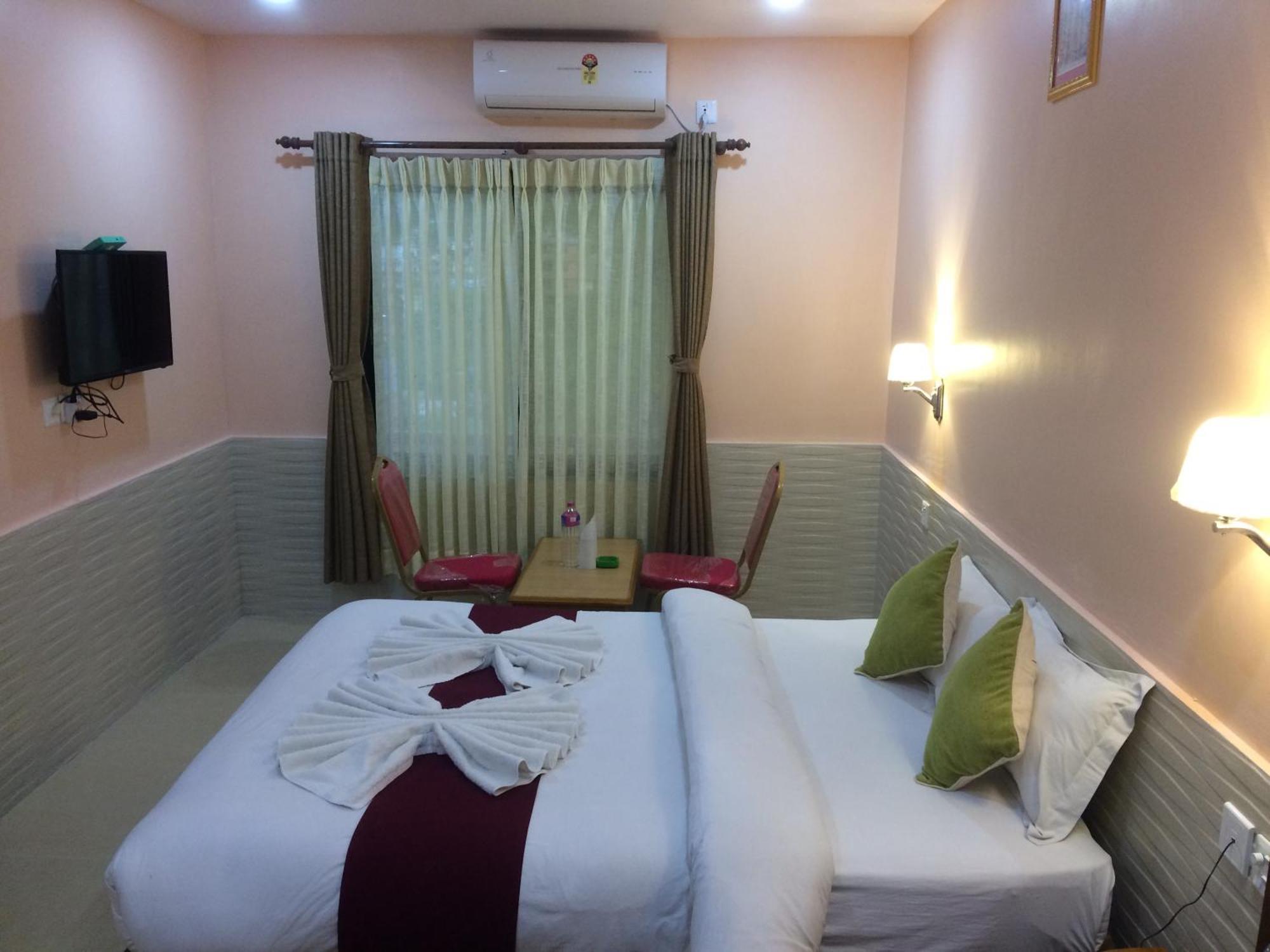 Hotel River Park Pokhara Eksteriør billede
