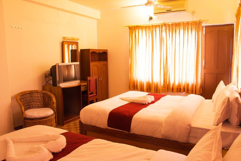 Hotel River Park Pokhara Eksteriør billede