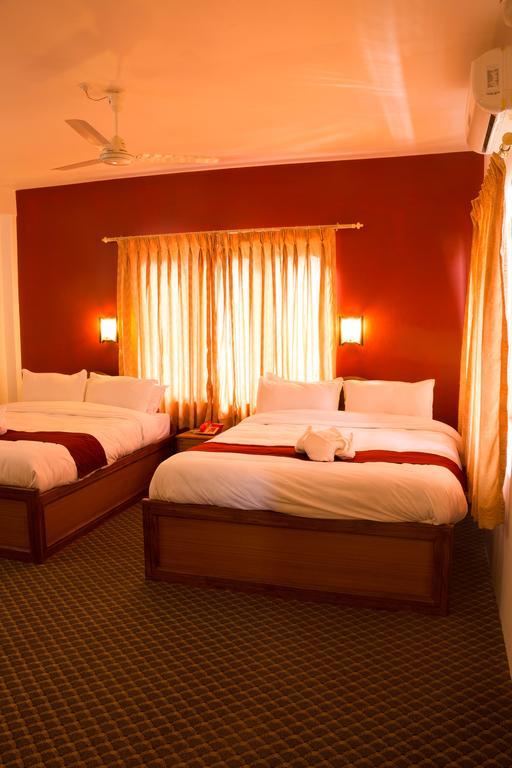 Hotel River Park Pokhara Eksteriør billede