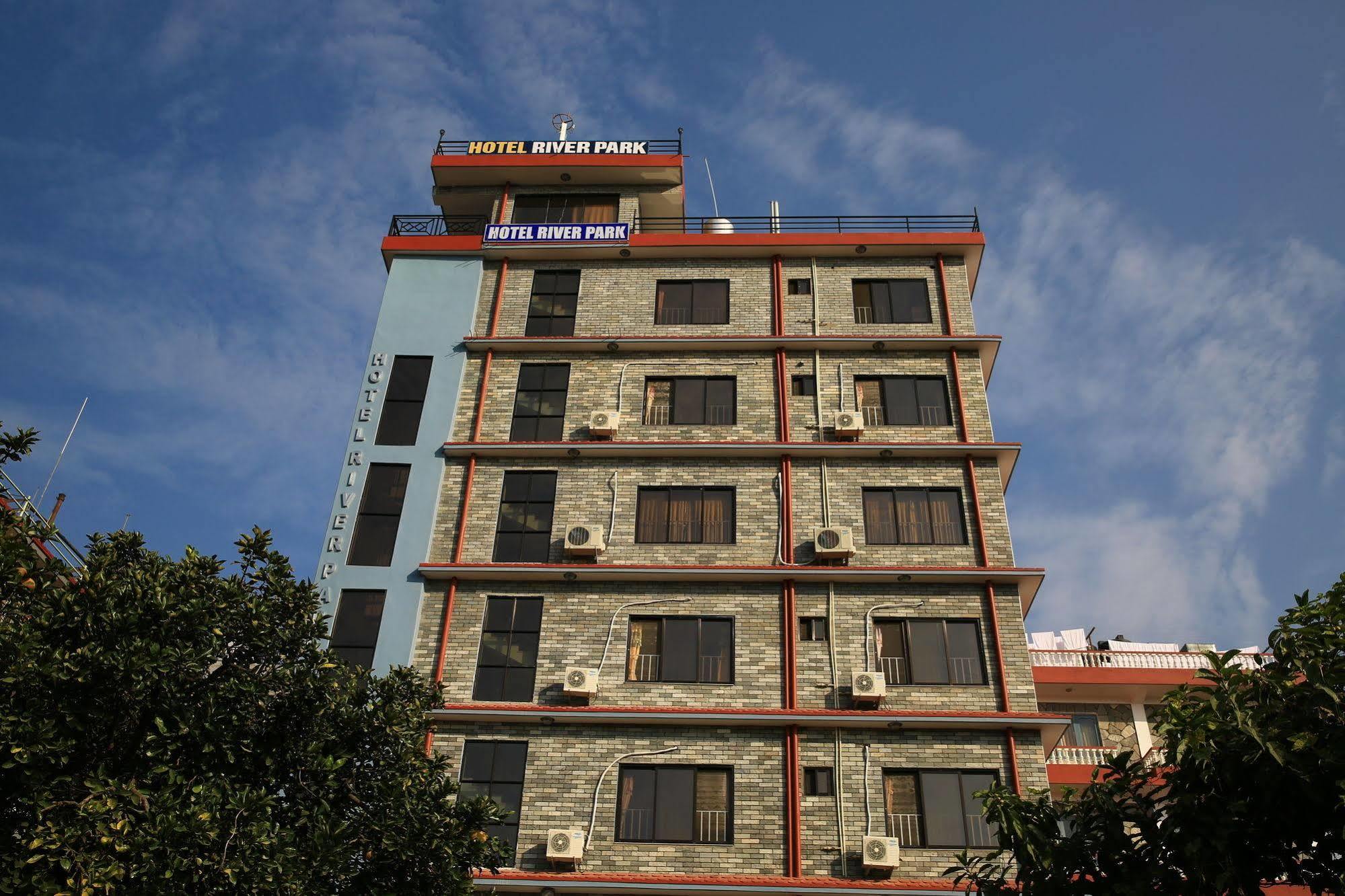Hotel River Park Pokhara Eksteriør billede