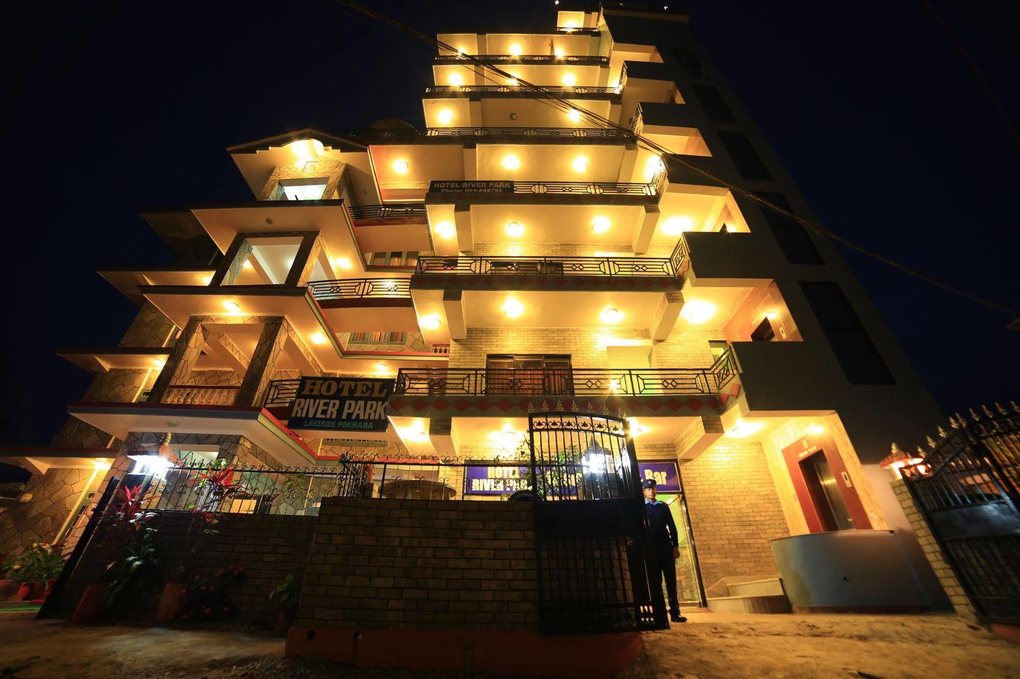 Hotel River Park Pokhara Eksteriør billede