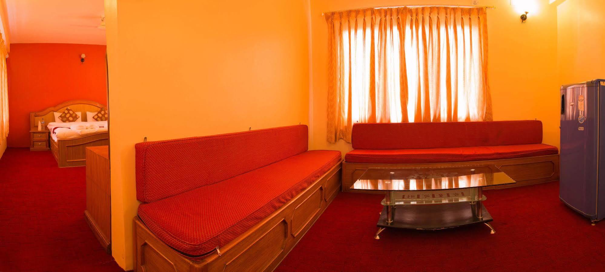 Hotel River Park Pokhara Eksteriør billede